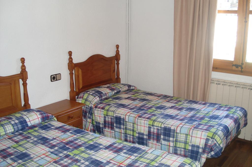 Apartaments Pont Romanic Espot Zimmer foto