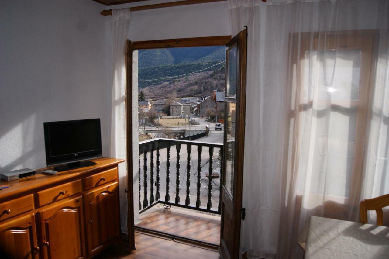 Apartaments Pont Romanic Espot Exterior foto